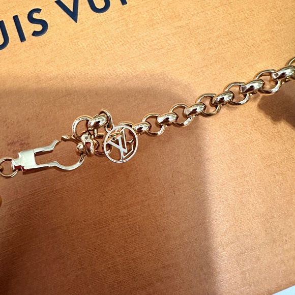 LV 🍁wild strass necklace new never used with box collectors piece - Picture 4 of 8